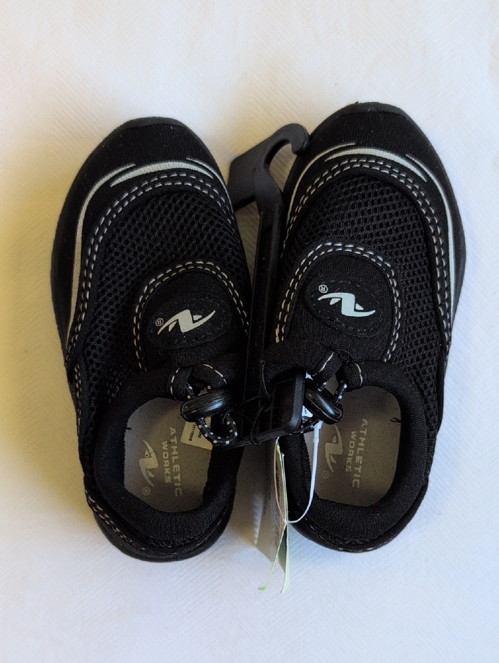 athletic works NWT toddler water shoes black mesh size 5/6